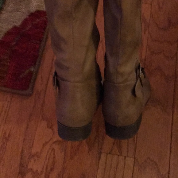 Taupe colored vegan boots!SOLD! - Picture 3 of 5